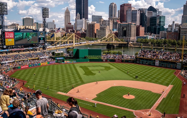 2025년 프로야구 개막! 일정, 티켓 예매 방법, 무료 중계까지 한방에