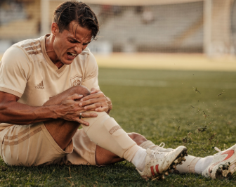 무릎에 물이 차는 증상