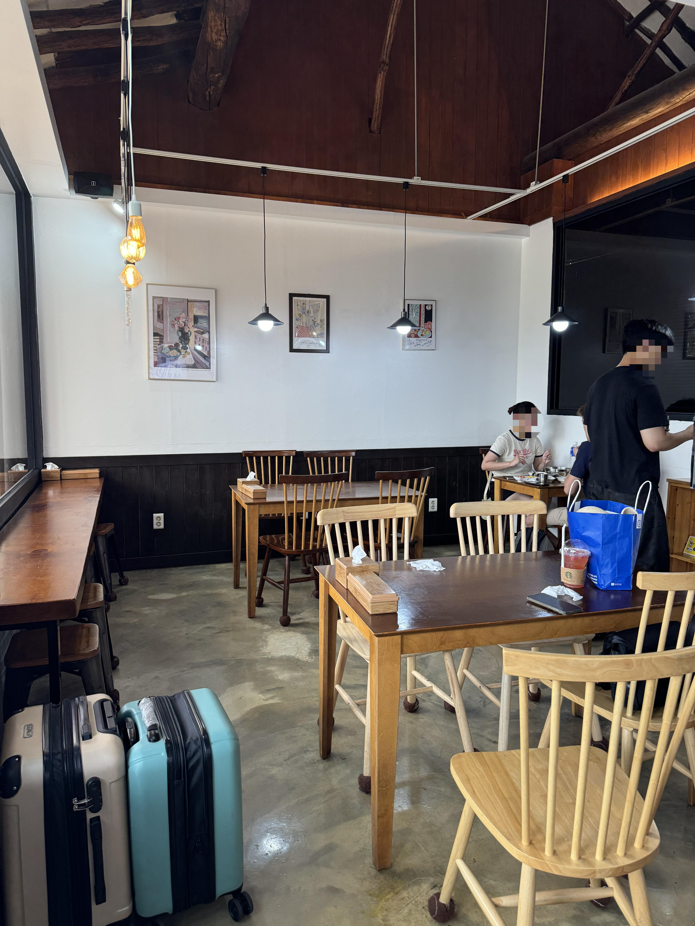 경주-교리김밥-봉황대점-매장