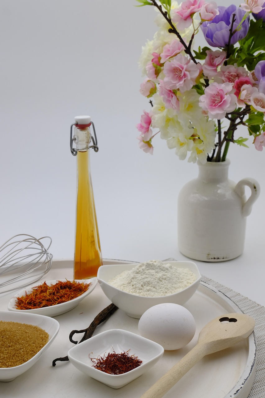 분말향신료와 액상향신료(바닐라 익스트랙트) 사진