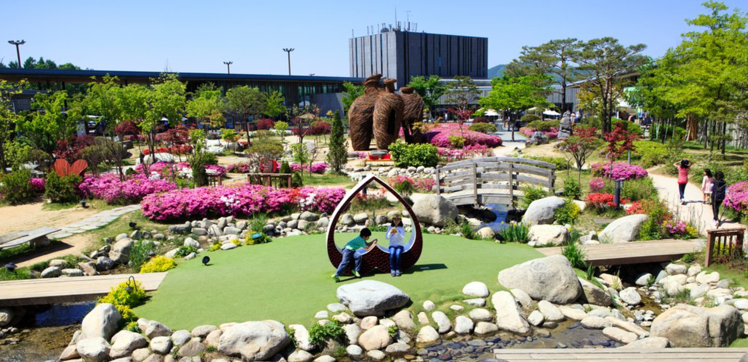 아이와 함께 가족여행 휴게소 휴식