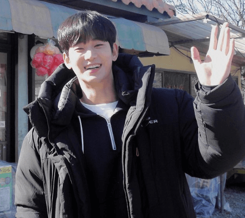 김수현 프로필 배우 영화 작품활동 드라마 나이