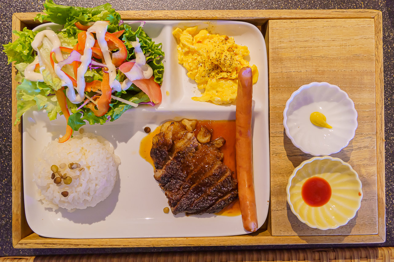 WaGyu Café Kapuka: Steak and a Seaside Terrace in Chatan — original photograph 26