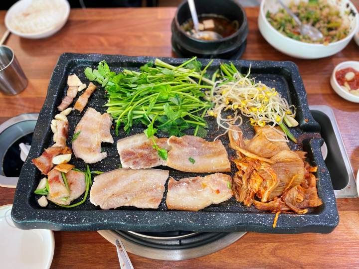 입 안 가득 즐기는 봄의 맛 미나리 삼겹살 해물전 청도 맛집 추천 생방송투데이 자족식당