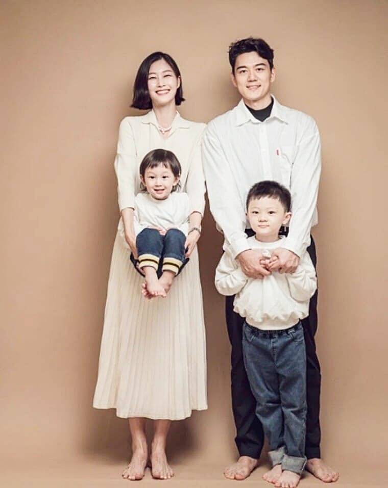 모델-출신-방송인-이현이-남편-홍성기-아들