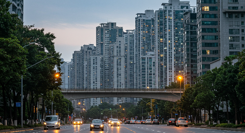 강남 아파트 밤거리