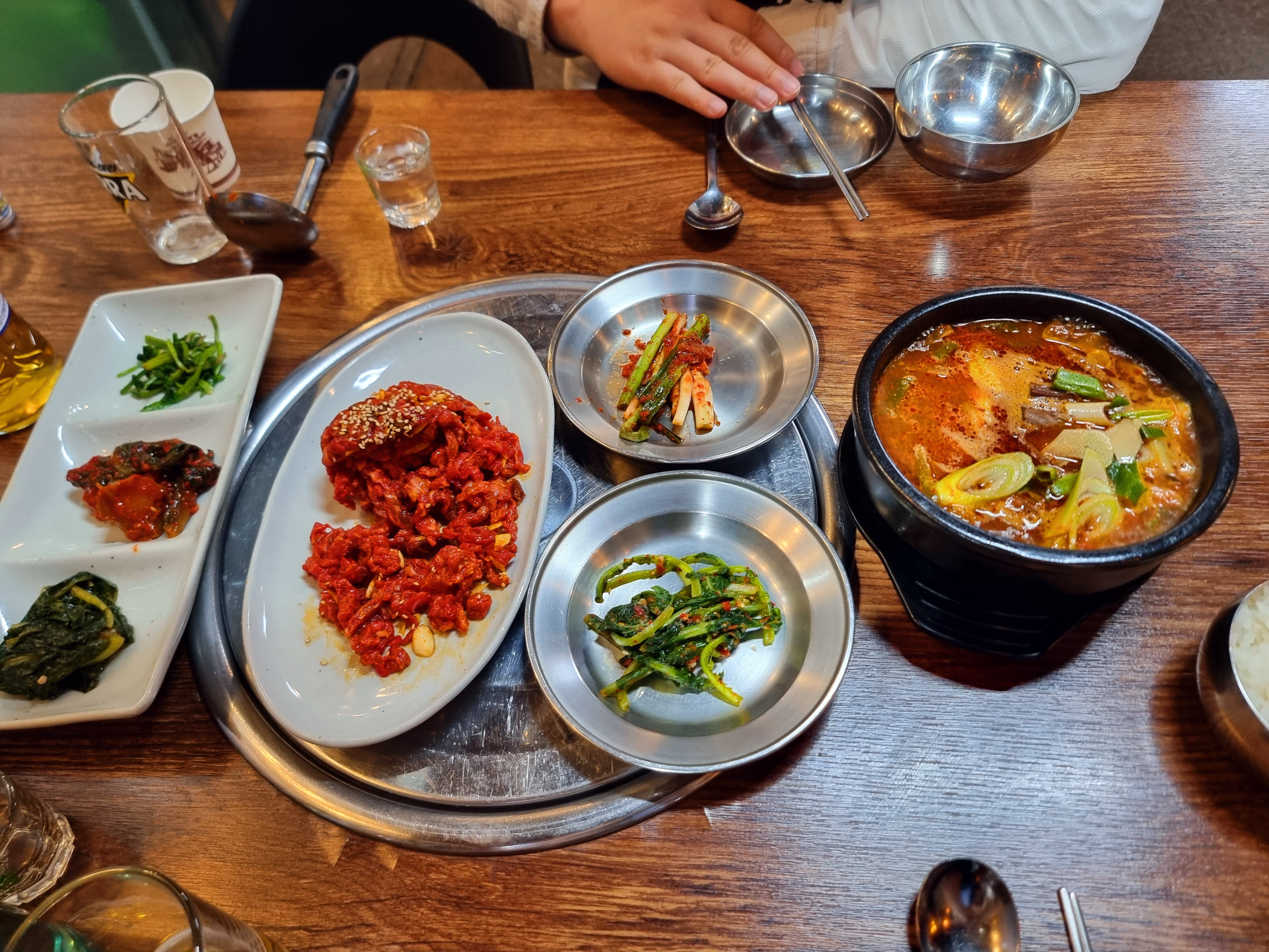 사비문 얼큰 한우국밥 특 육회