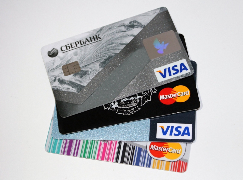 신용카드와 체크카드 관련이미지