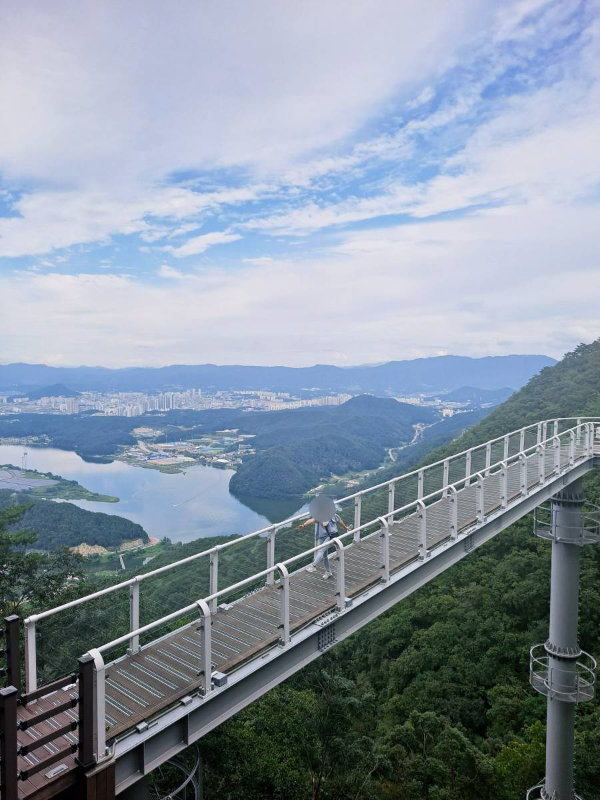 전망대 아찔한 데크길