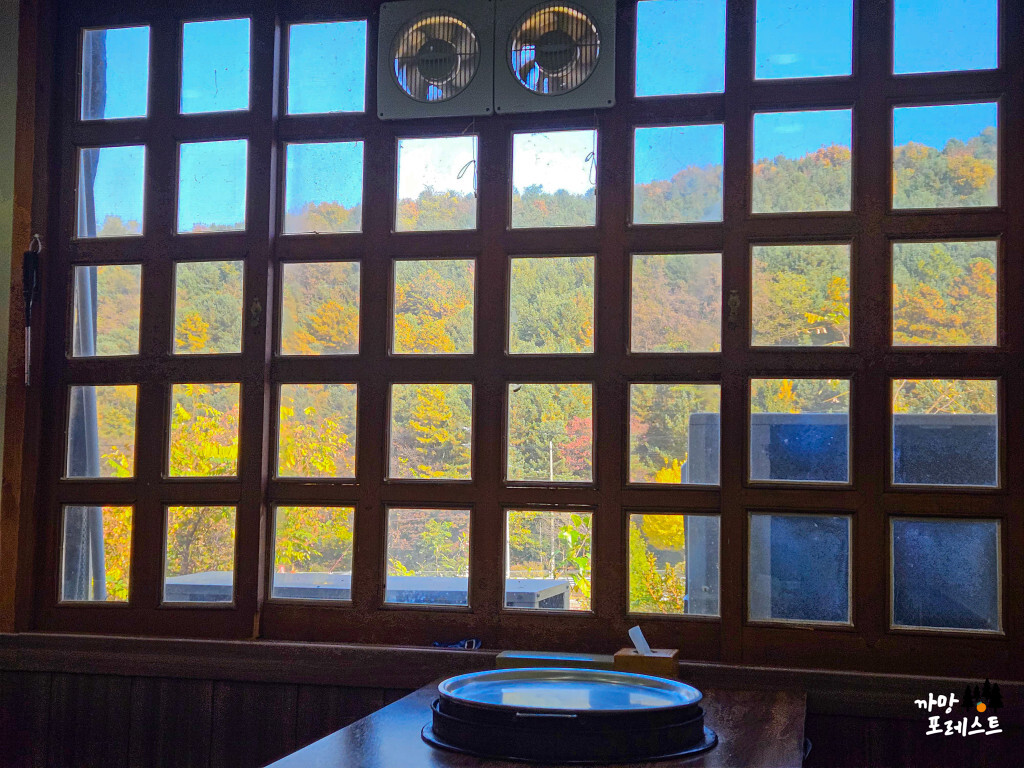 춘천 산속에 닭갈비 철판