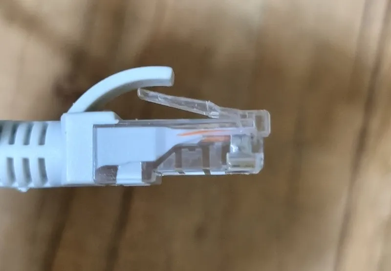 RJ-45 단자 옆면