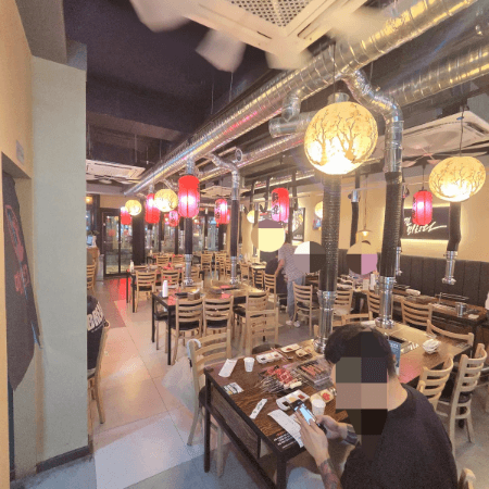 미친양꼬치 양재직영점 내부