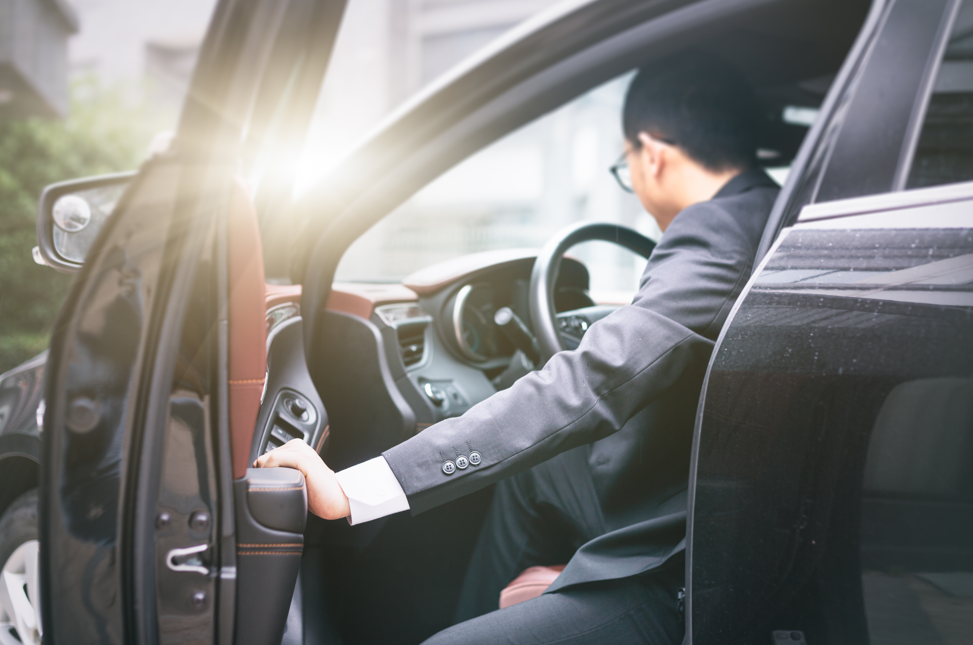 장기렌트카를 고려 중이신가요? 세금혜택 및 보험 혜택을 꼭 확인하세요!