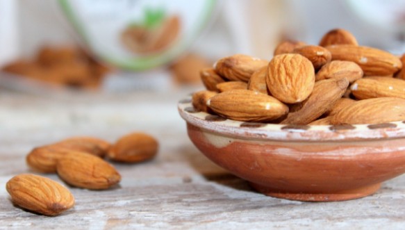 심혈관 질환에 좋은 음식, 예방식품 - 아몬드의 효능