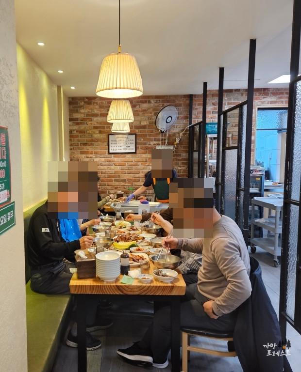 임병주 산동칼국수 매장 내부