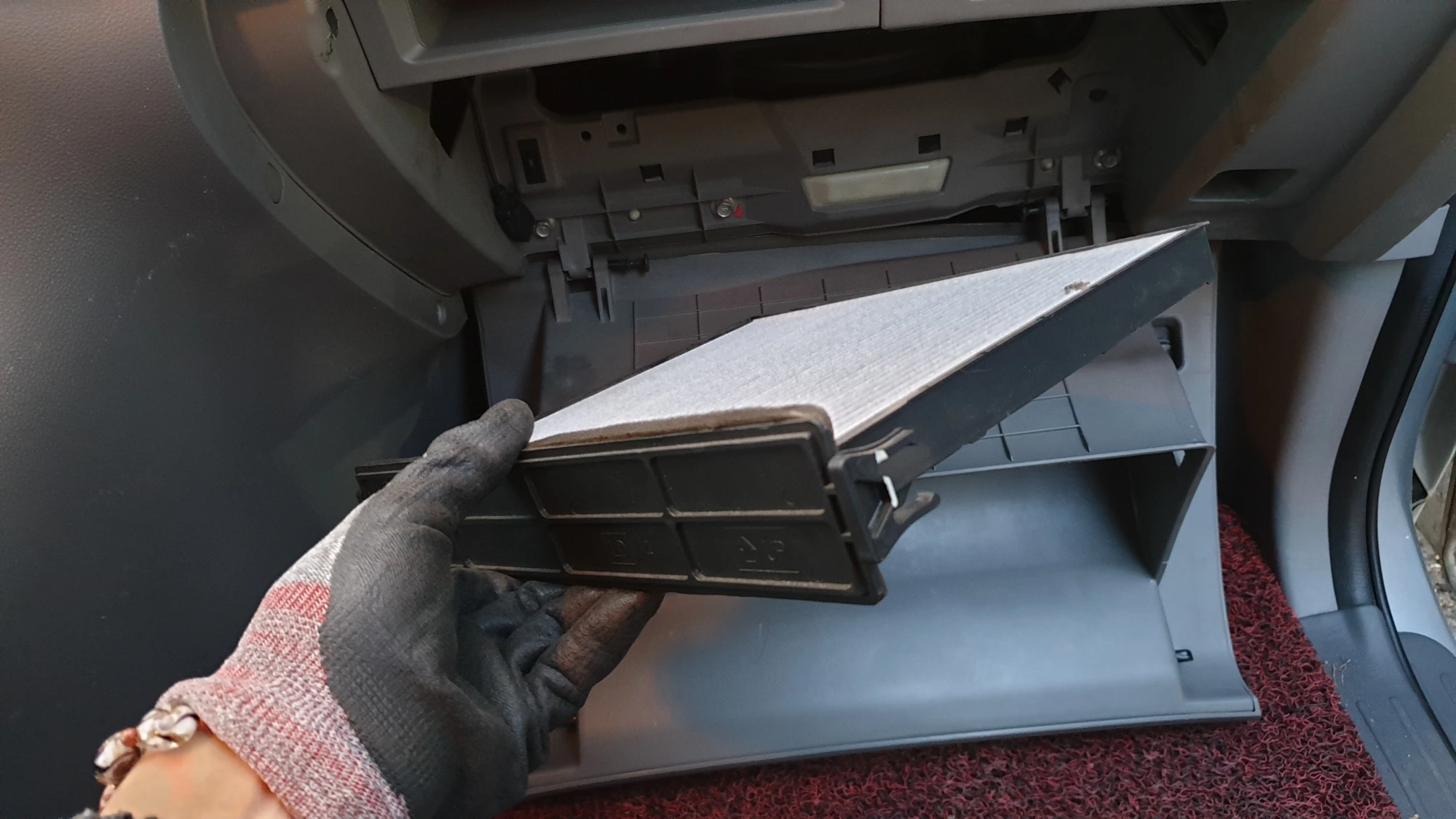 에어컨필터 뺀 모습