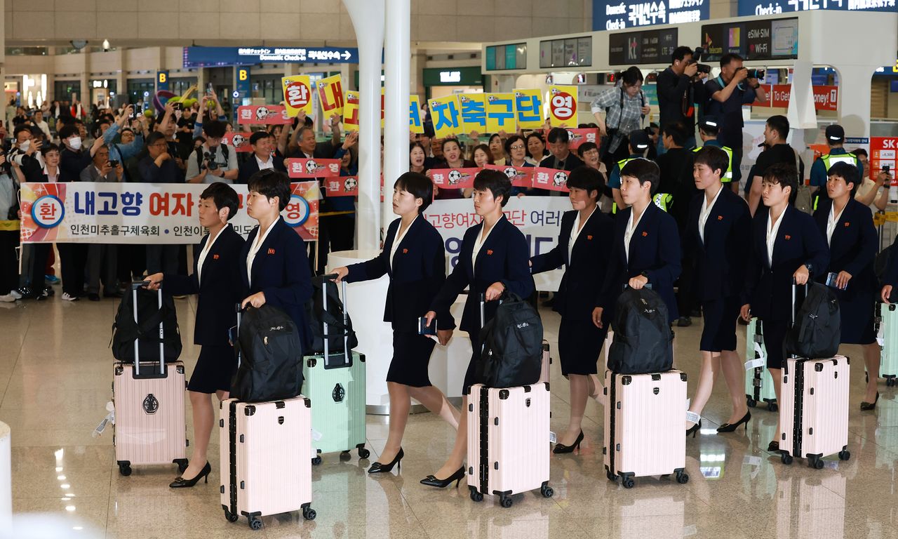 내고향여자축구단 입국: 8년 만의 전격 방남! AWCL 수원FC위민 남북 빅매치 일정, 역대 전적 및 관전 포인트 총정리