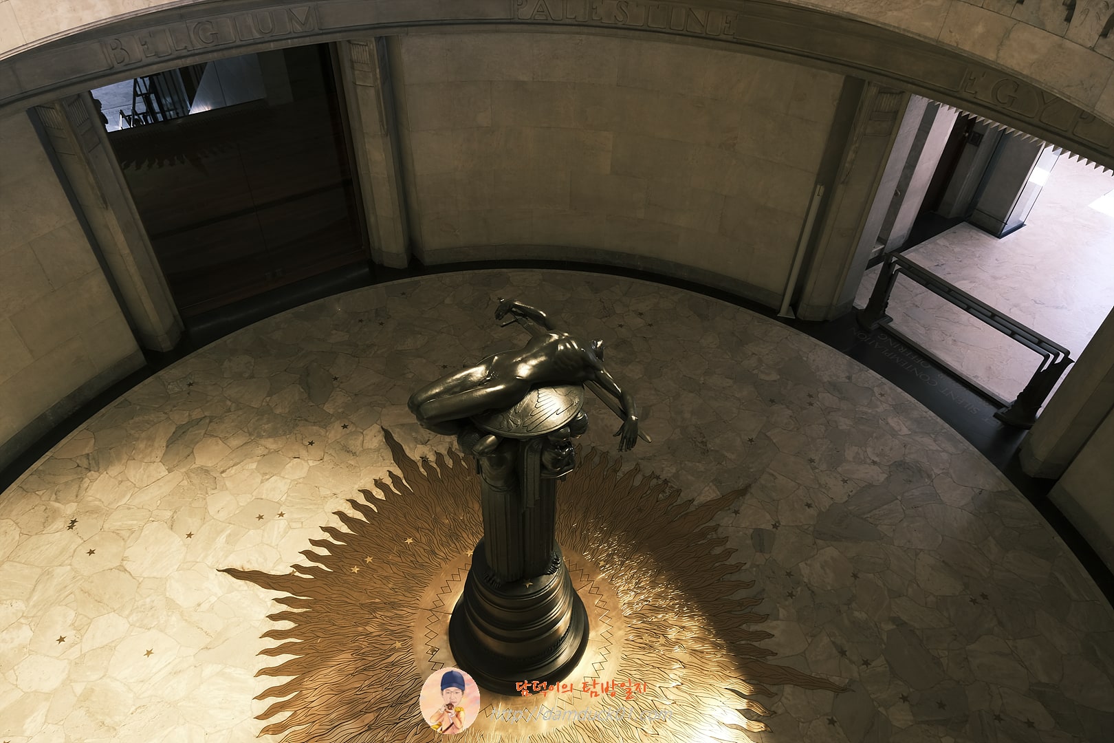 앤잭 전쟁 기념관 (ANZAC MEMORIAL)