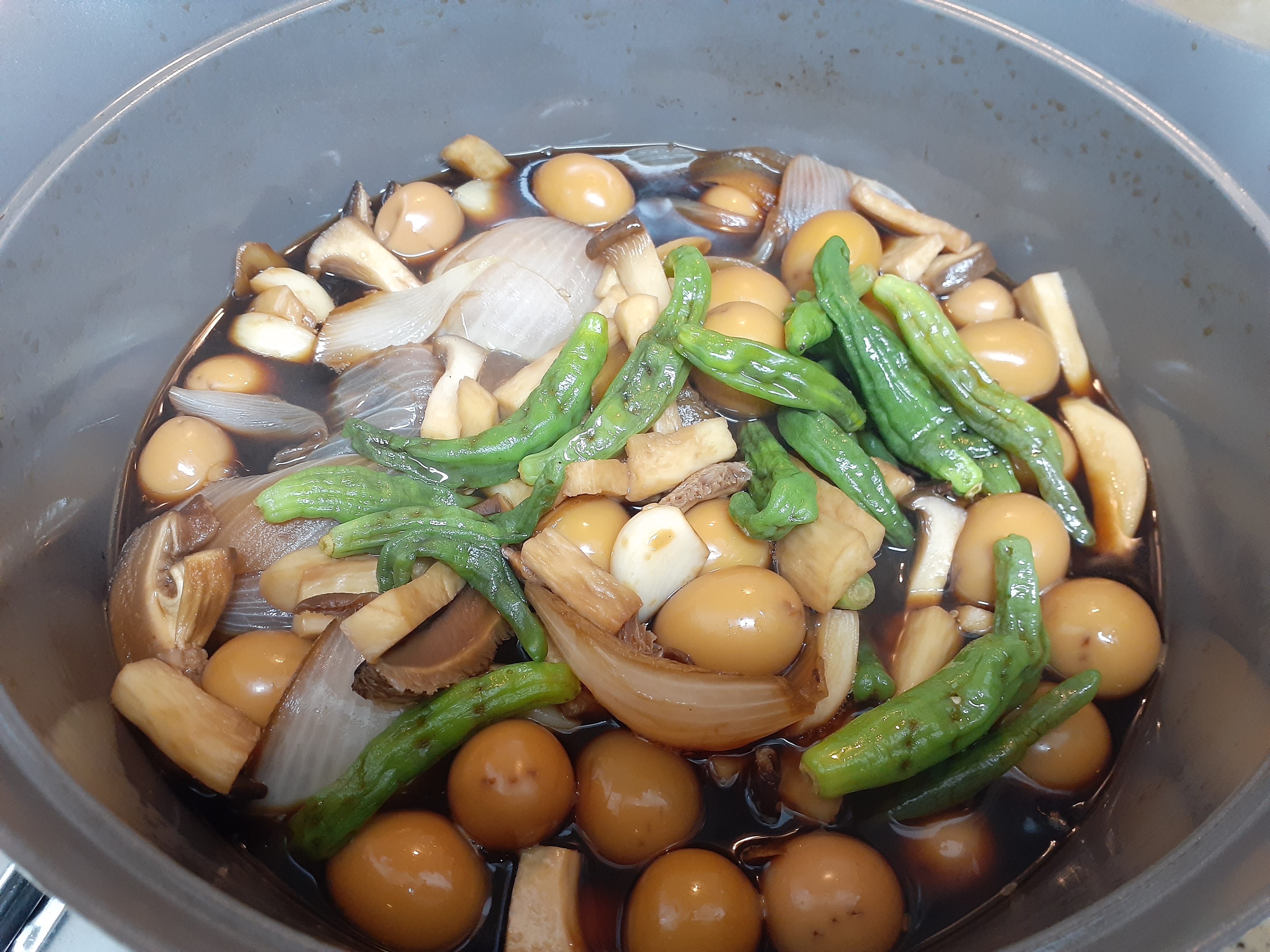 꽈리고추이용한-메추리알장조림