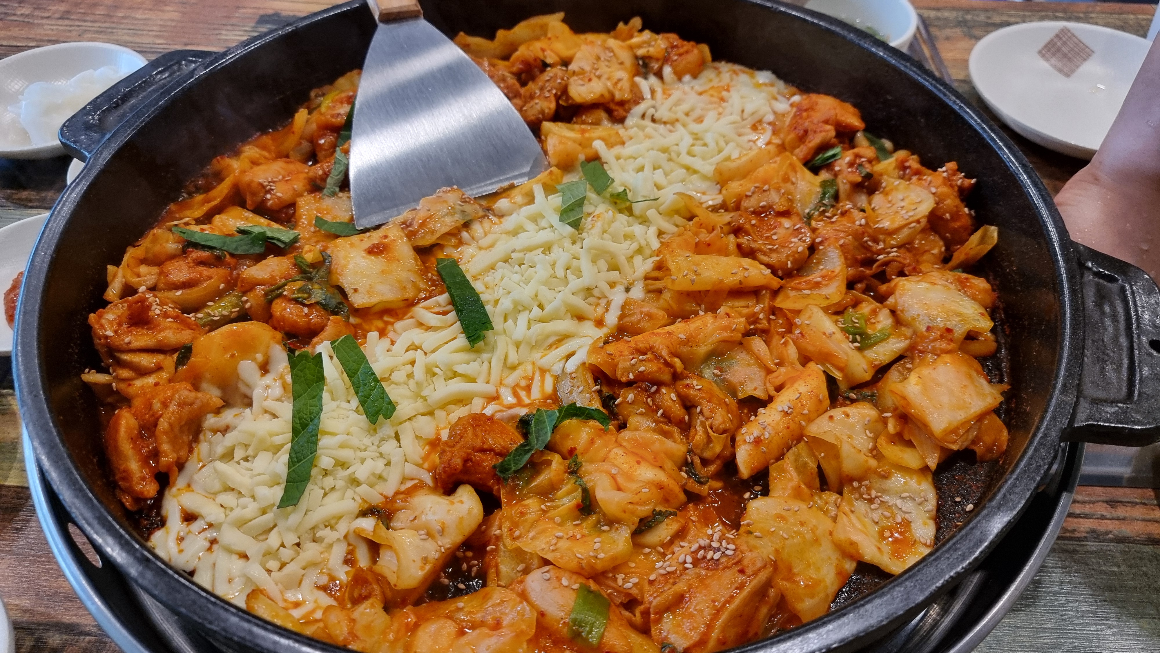 홍춘천치즈닭갈비