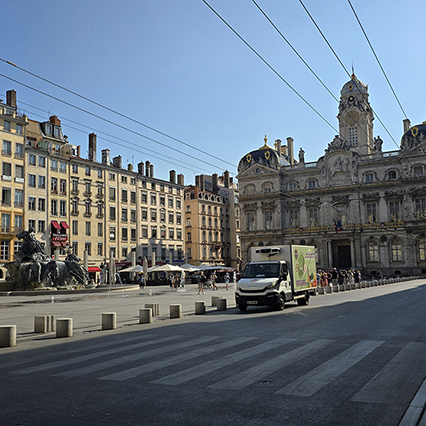 폰테인 바솔디, 리옹 시청사
