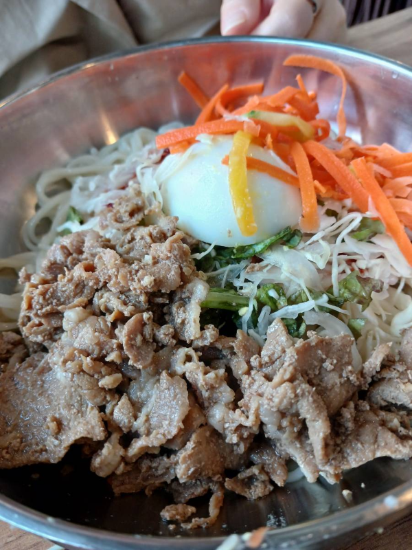 효자동 비빔고기국수