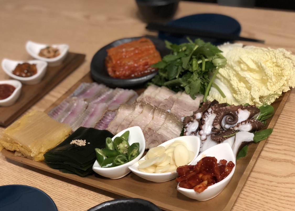 생방송투데이 홍어삼합 한상 망원동 맛집 정보(외국인의밥상)