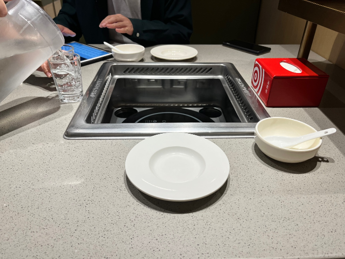 테이블 및 인덕션 모습