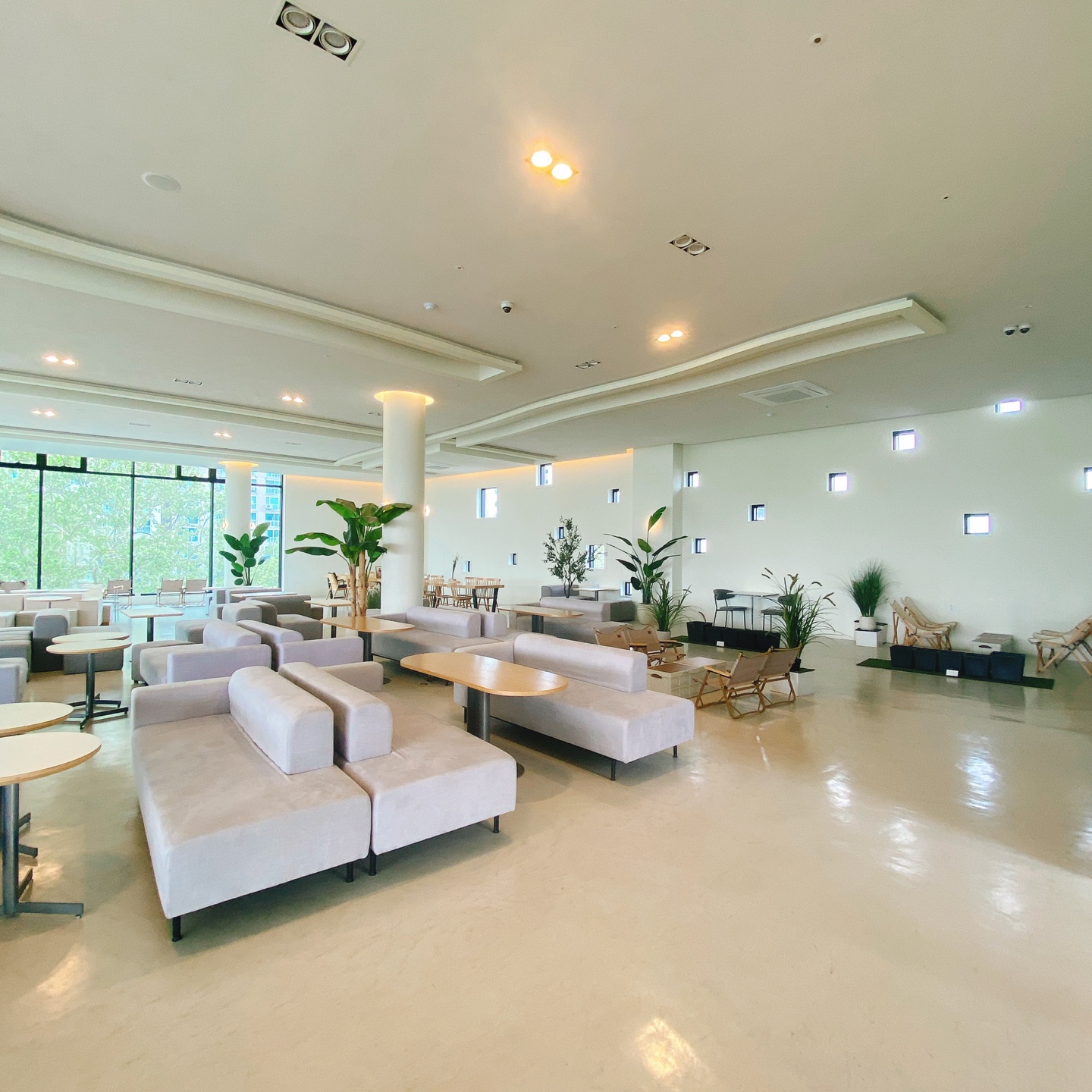 대전 대형베이커리 카페 크로넛 유성공원 에이트 aight