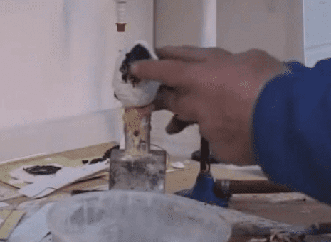 The surface of the egg coated with starlite is blackened