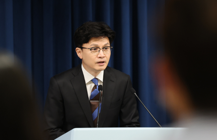 인터뷰하는-한동훈