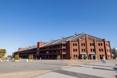 벽돌로 되어진 건물의 외관