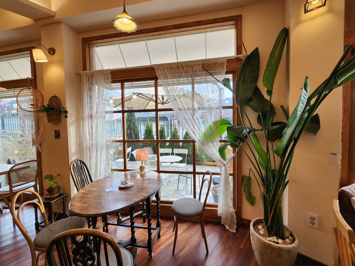 창밖뷰도 예뻐요