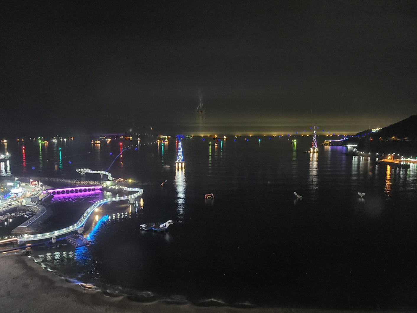 페어필드 바이 메리어트 부산 송도비치 트윈룸 밤 오션뷰