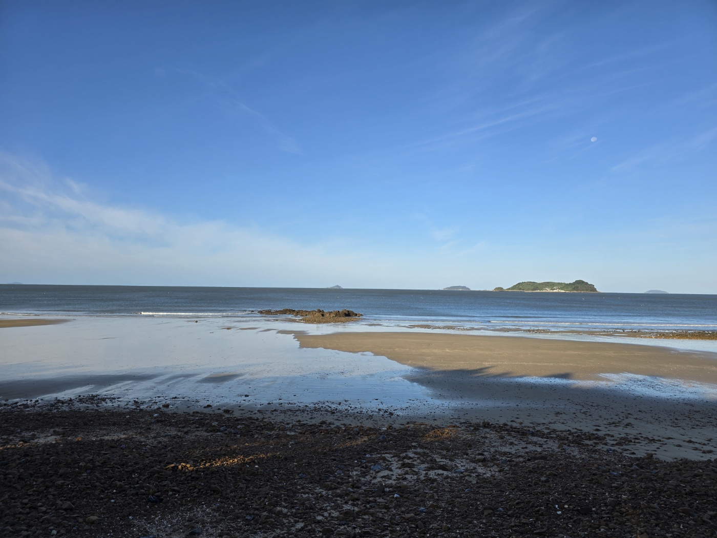 물이 빠지고 있는 태안 샛별 해수욕장