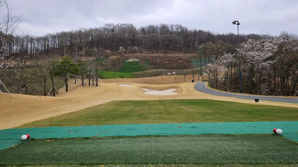 골프장 경험담 청주 세레니티cc 단순한 골프장이 아니라&amp;#44; 자연과 설계&amp;#44; 건축이 어우러진 공간 미학의 산물 완벽에 가까운 골프장