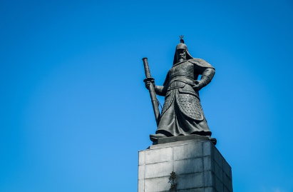 이순신 장군 동상 (서울, 진해, 통영) – 국난 극복과 조선 해군의 영웅