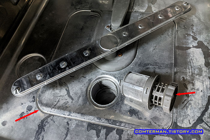 LG D1222WF 식기세척기 필터 분리