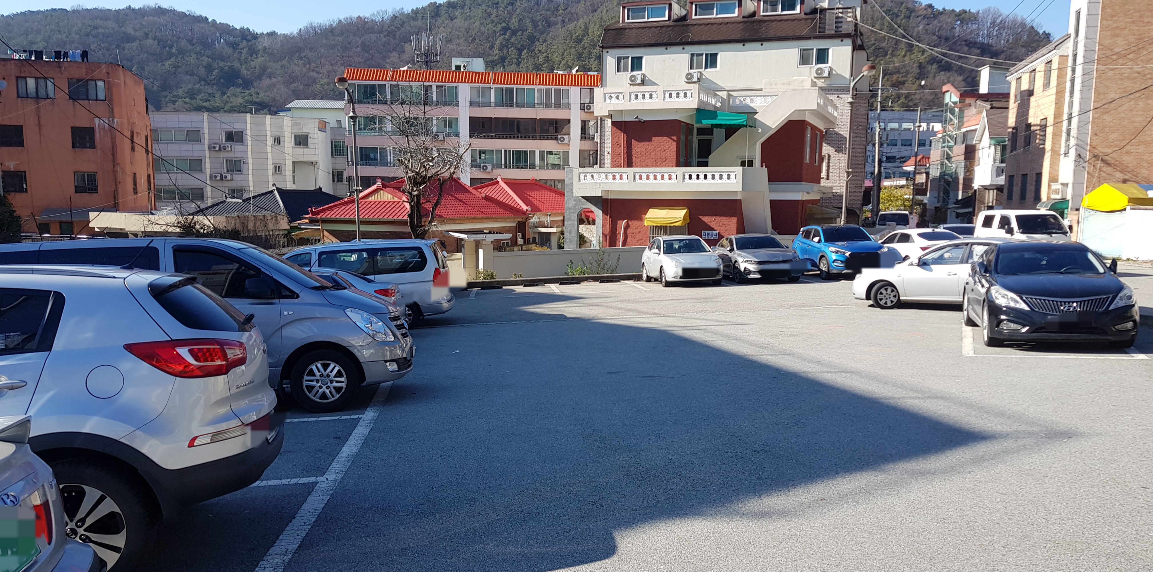 양쯔강 옆 주차장 있음