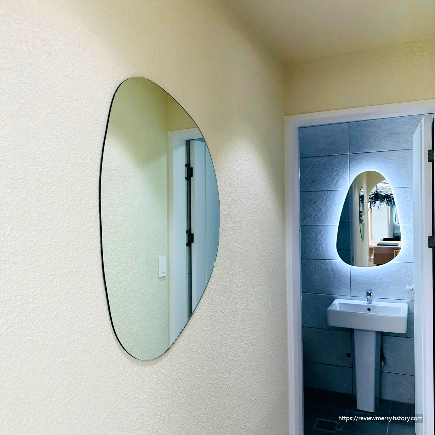 화장실 입구 사진