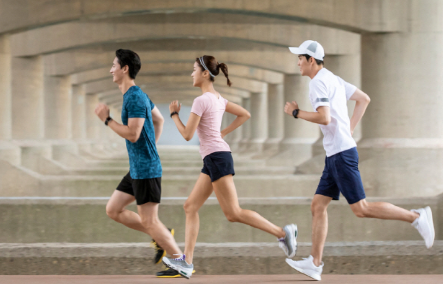 여러명과 경쟁을 하면 운동에 더 효과가 있다 / 사진=클립아트코리아