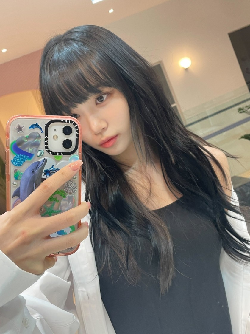 김채원 장발머리 사진 04