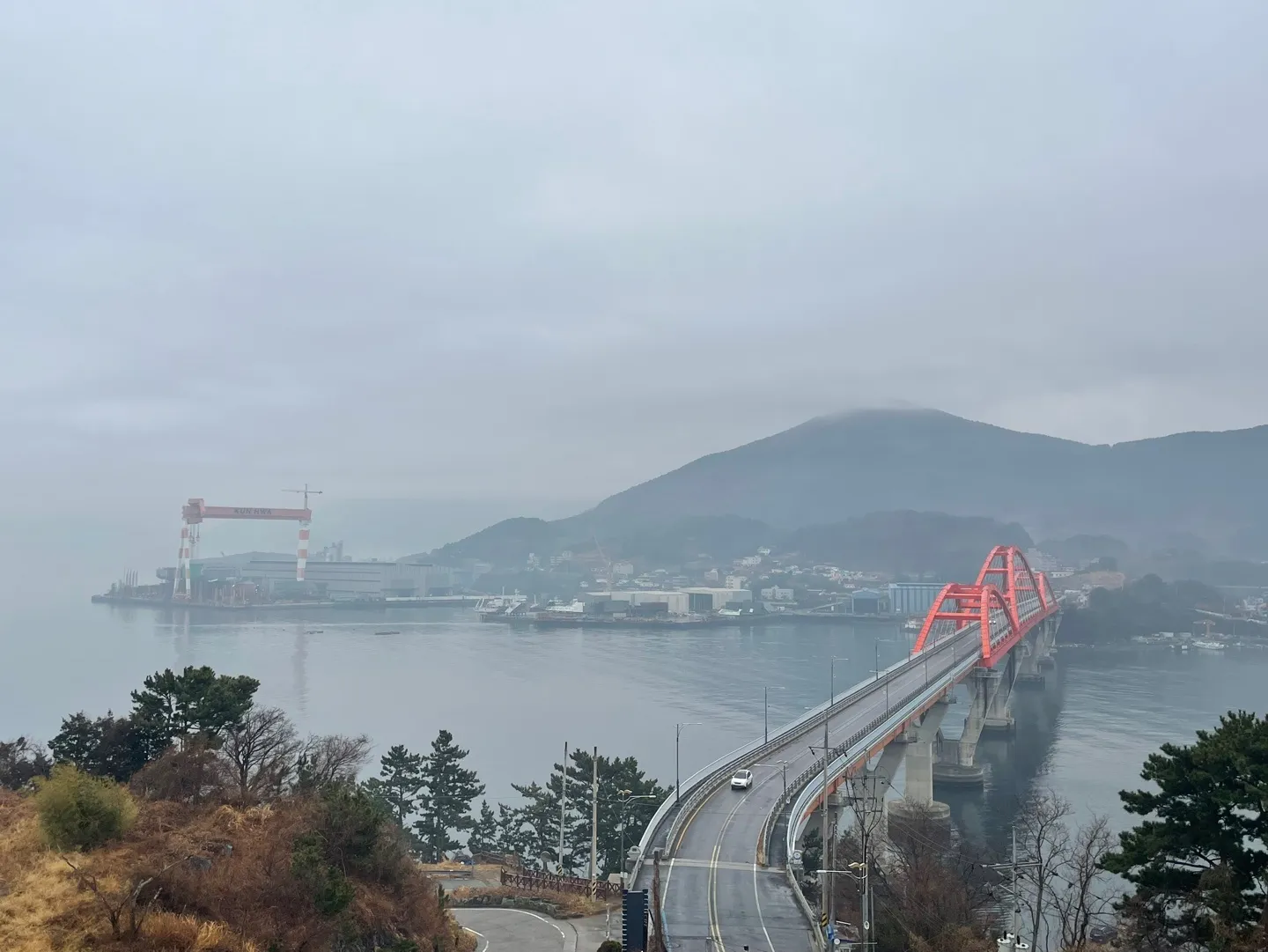 3층에서찍은 다리보이는 오션뷰