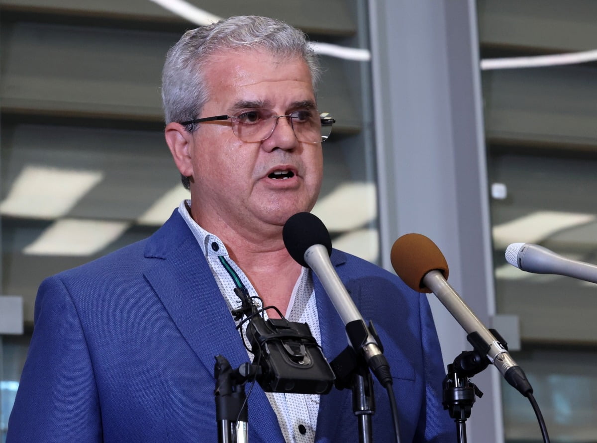 미국 심해 기술 평가 전문 기업 액트지오의 비토르 아브레우 고문이 5일 인천공항 제2여객터미널 입국장에서 기자회견을 하고 있다.