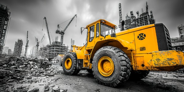건설 현장에 있는 노란색 불도저