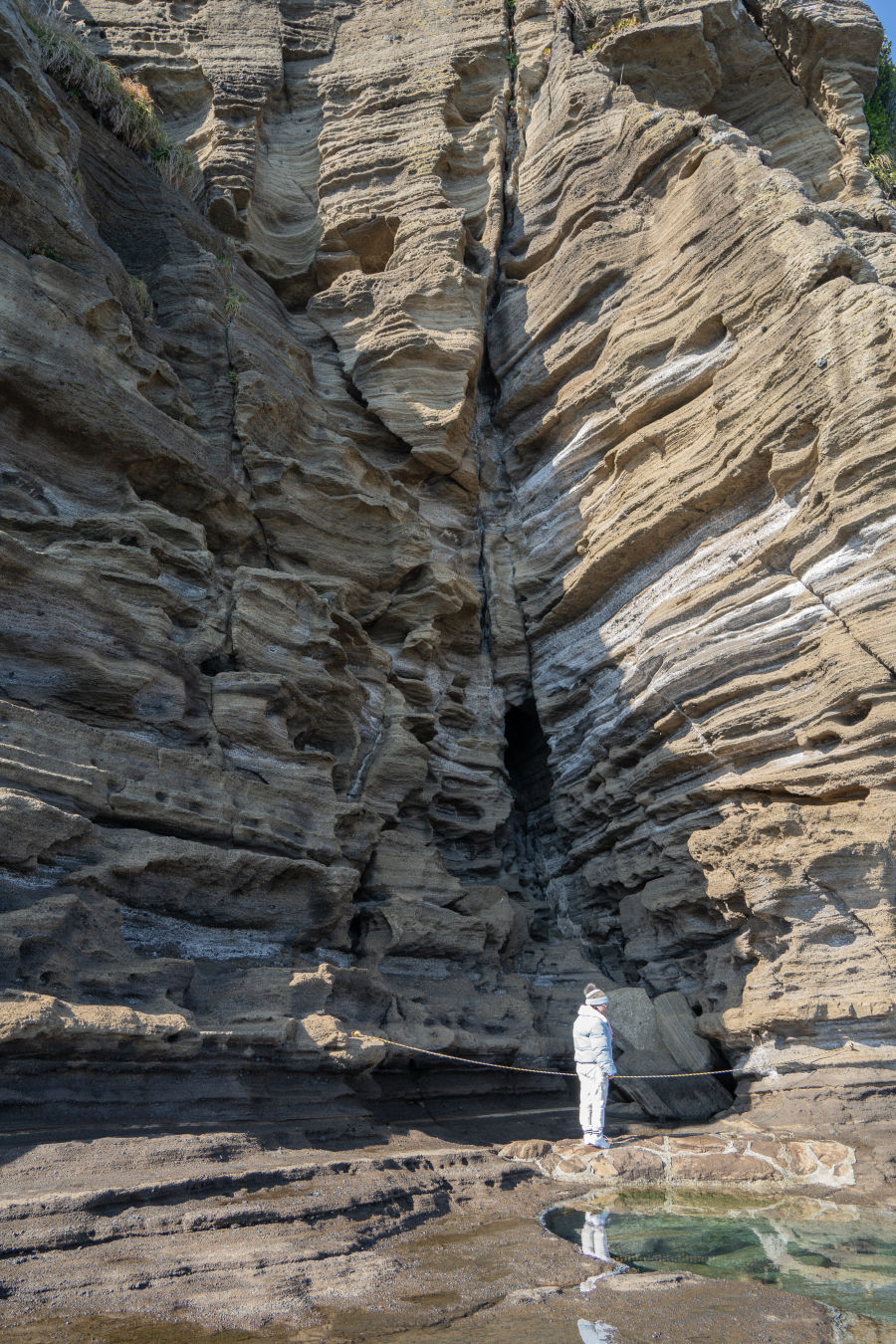 용머리 해안 절벽