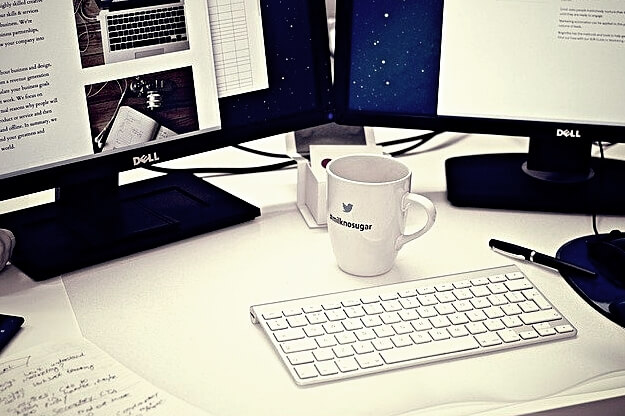 컴퓨터-커피-이미지