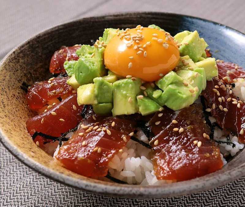 아보카도 연어 덮밥