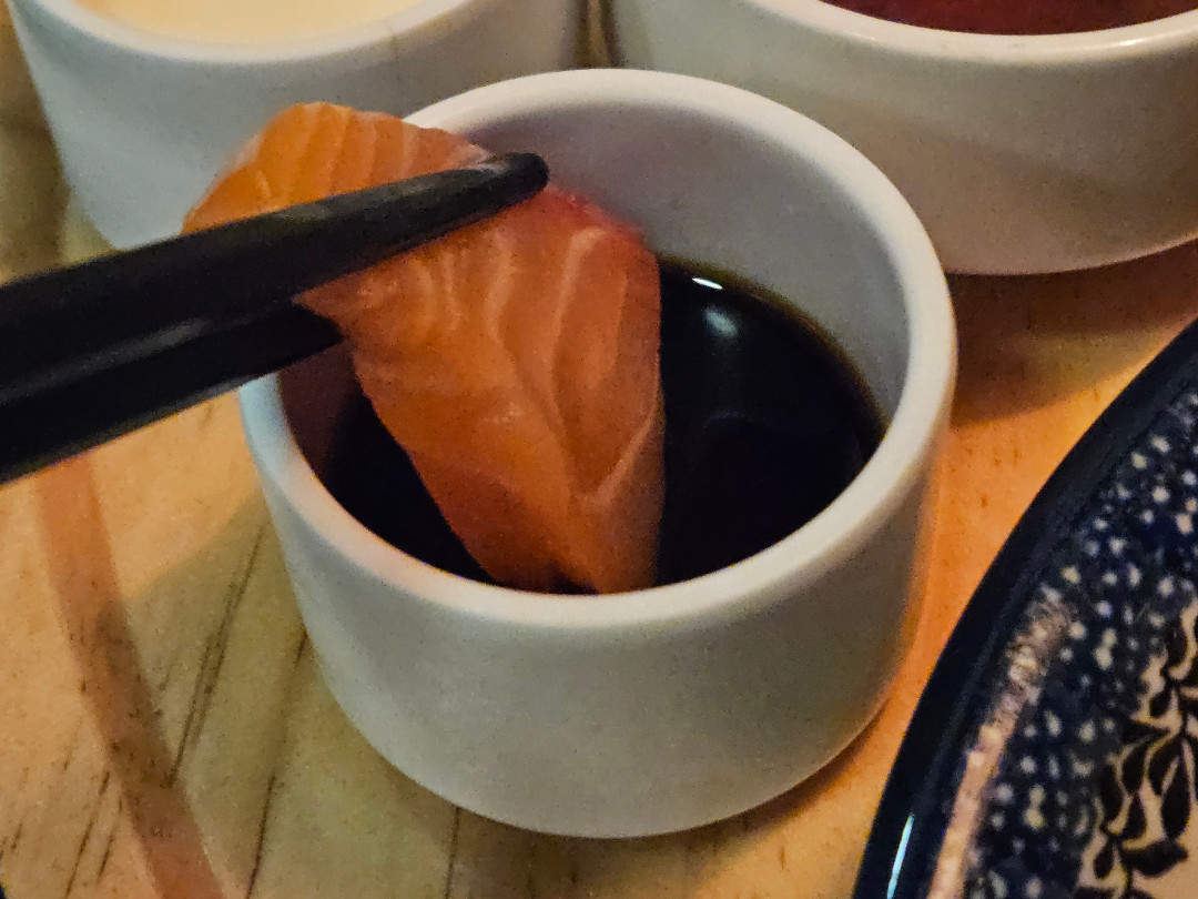 너무한 육회연어 소스