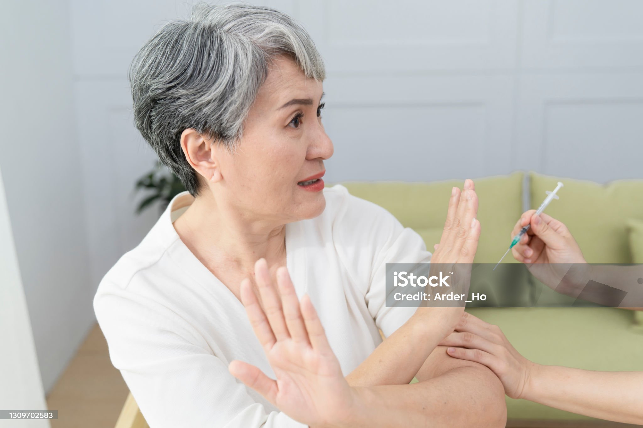 전염병 공포 속에 백신 혐오 확산: 심리적 원인 분석